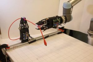 Roboti uče da rukuju tankim kablovima uz veliku spretnost